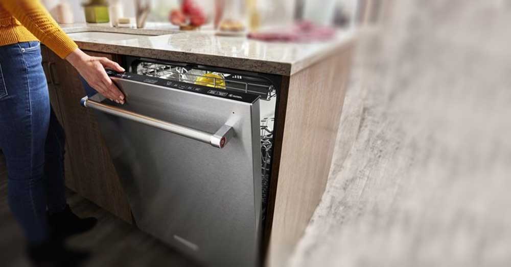 معرفی بهترین برند ایرانی و خارجی ماشین ظرفشویی در 2025 13 ماشین ظرفشویی استیل در آشپزخانه